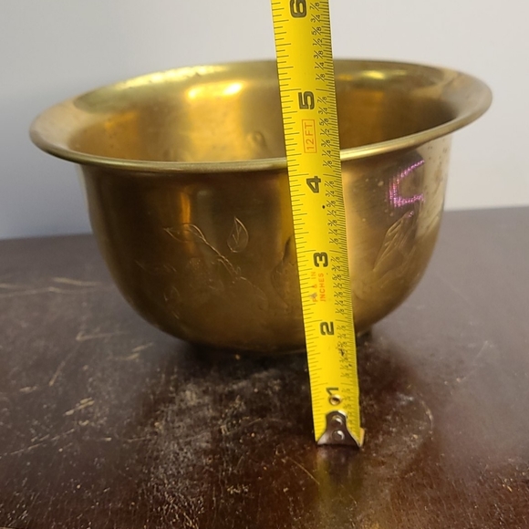 CHINESE BRASS ENGRAVED BOWL WITH A bird on a tree - Picture 4 of 9